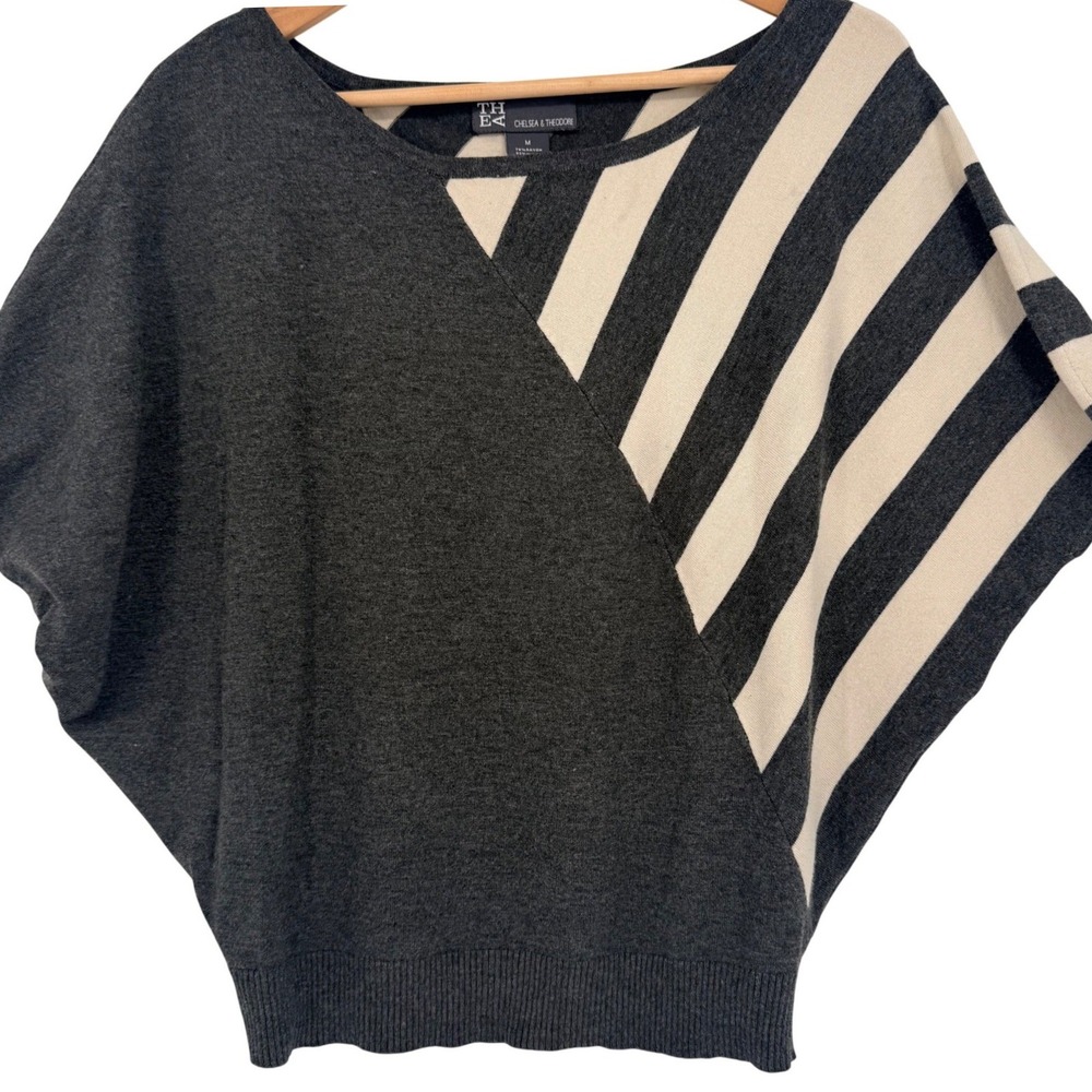 Chelsea & Theodore Womens Asymmetrical Striped Batwing Knit Sweater Top Grey‎ M